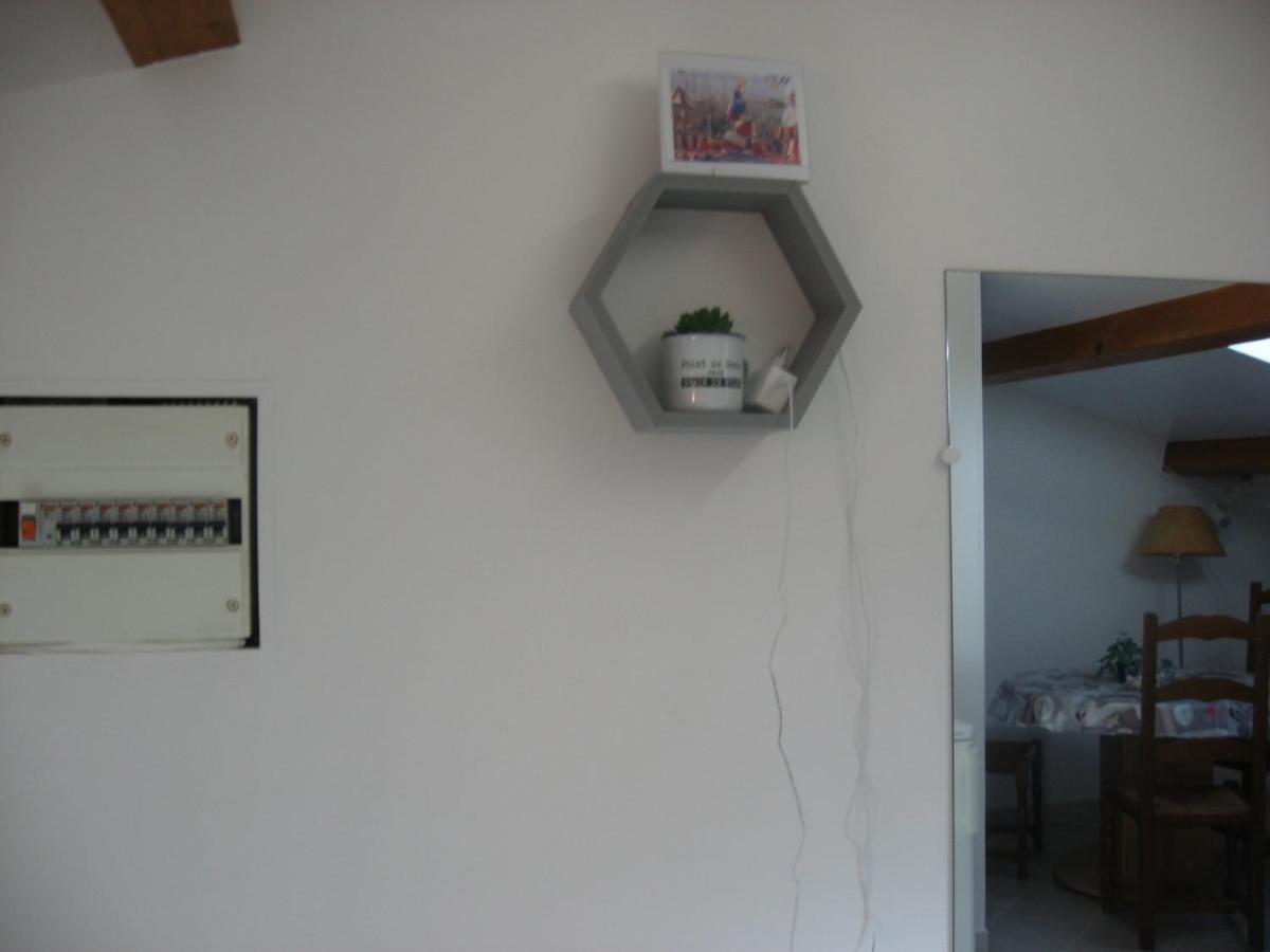 شقة T 2 Avec Velux Sous Les Combes De 34 M2 لا لوند-ليه-مور المظهر الخارجي الصورة