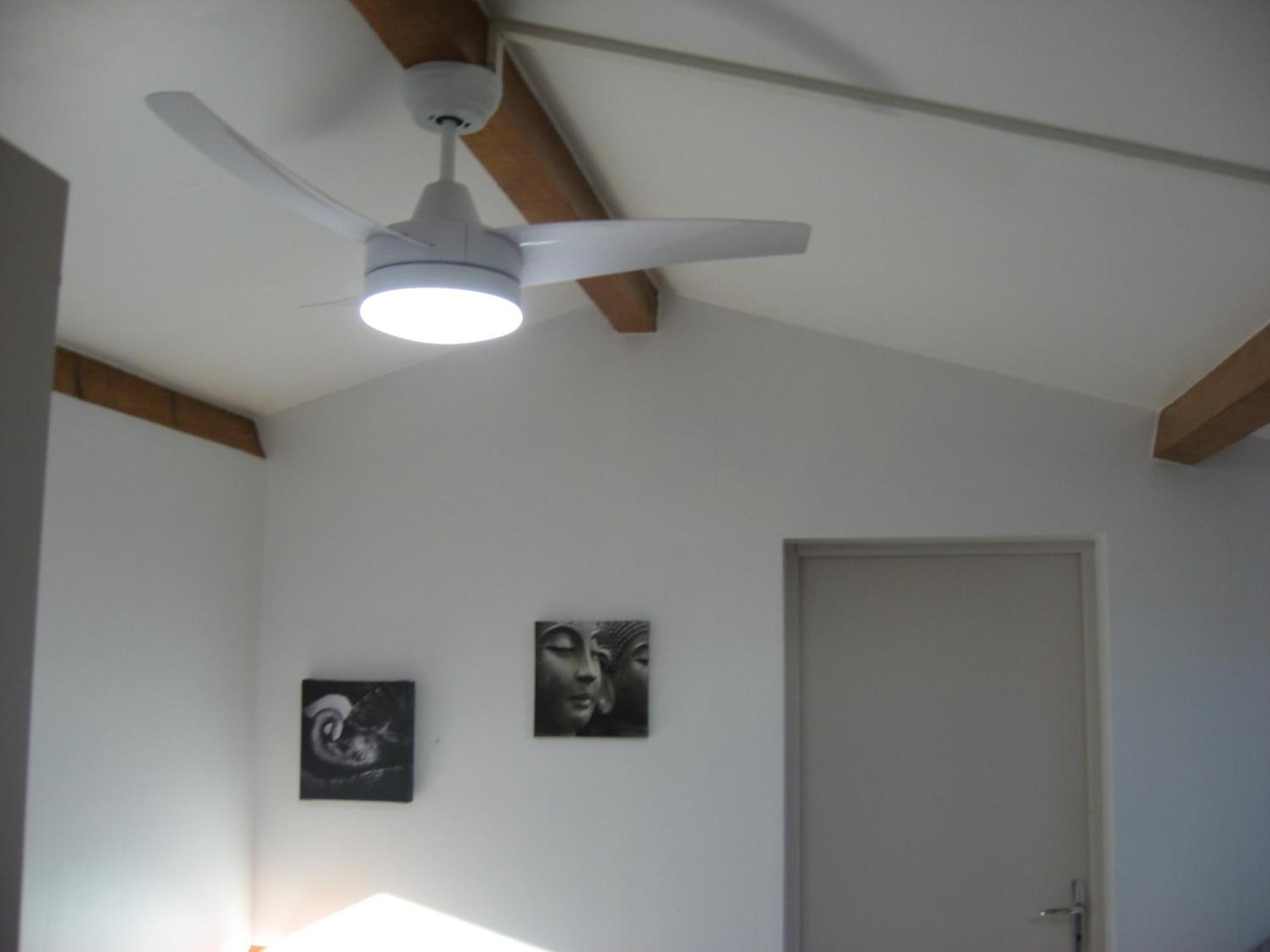 شقة T 2 Avec Velux Sous Les Combes De 34 M2 لا لوند-ليه-مور المظهر الخارجي الصورة