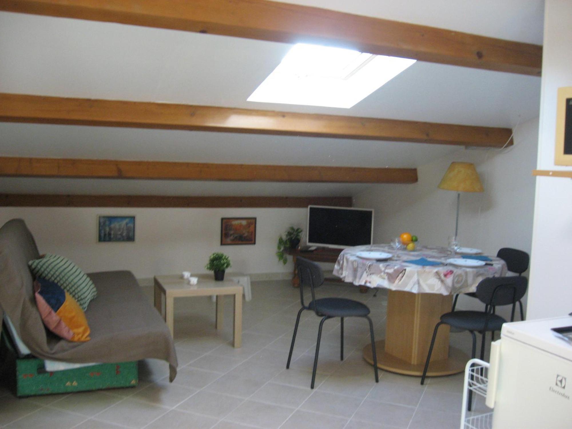 شقة T 2 Avec Velux Sous Les Combes De 34 M2 لا لوند-ليه-مور المظهر الخارجي الصورة
